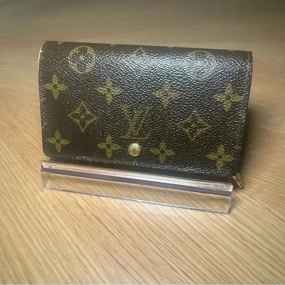 Louis Vuitton Handbags - Louis Vuitton Monogram Tressor Wallet - PROJECT PRICE